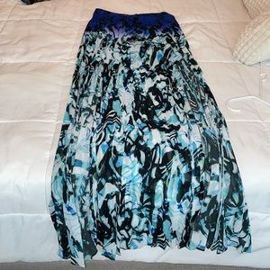 Bebe maxi skirt with double split